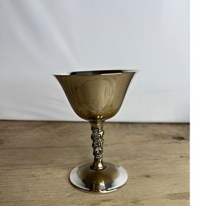 Copa de vino de latón única personalizable hecha a mano India moderna de bajo precio para copas de vino de artículos para el hogar - Product Image 1