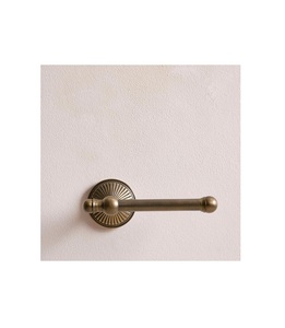 Crochets muraux en métal d'inspiration moderne du milieu du siècle avec des lignes épurées et un style rétro adapté à la décoration intérieure mod - Product Image 2