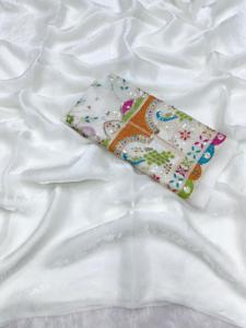 ชุดส่าหรีผ้าไหมผ้าซาตินเนื้อนิ่มแบบพรีเมี่ยมพร้อมผ้าปักขอบและเสื้อเบลาส์ดีไซเนอร์ - Product Image 2