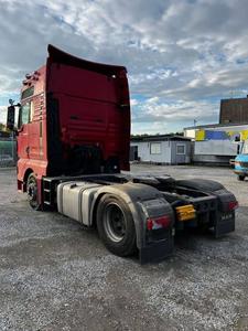 CAMIÓN VOLQUETE USADO 2015 M A N TGX 18.440 4X2, XLX AUTOMÁTICO, RETARDADOR, EURO6 HYDRO 500HP 392.696KM DIÉSEL, TRANSMISIÓN MANUAL - Product Image 3