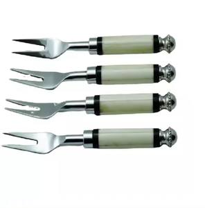 Ensemble de 4 couverts en acier inoxydable au design moderne avec poignée en os pour cadeaux d'affaires ou usage domestique - Product Image 1