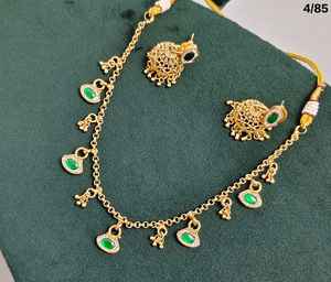 Joyería de moda para mujer para función de boda piedra Kundan tachonada con conjunto chapado en oro antiguo con pendiente de lujo para mujer - Product Image 2