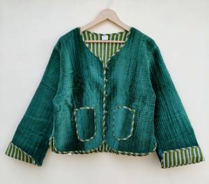 Chaqueta Corta Acolchada Reversible de Terciopelo para Mujer con Cuello Abotonado, Forro de Algodón, Diseño Ecológico y Transpirable para Otoño/Invierno - Product Image 4