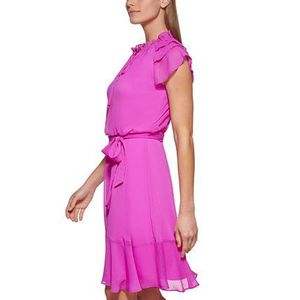 Robe décontractée pour femme DKNY, style urbain, col licou, longueur genou, ourlet à volants, en mousseline rose, taille XS, respirante, motif losanges - Product Image 3