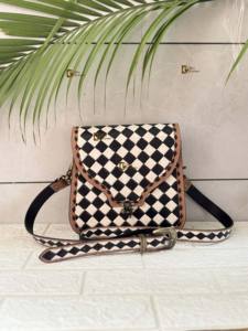 Sac à main en cuir sculpté à la main, sac bandoulière, style bohème gypsy, nouvelle arrivée, sac à main artisanal, style western, design à carreaux - Product Image 2