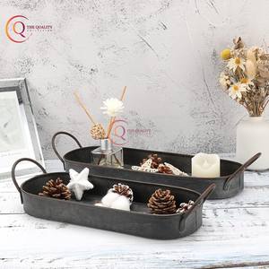 Bandeja galvanizada rústica de metal estilo industrial hecha a mano bandeja de servicio rectangular con bordes curvos mango chapado para mesa de comedor - Product Image 5