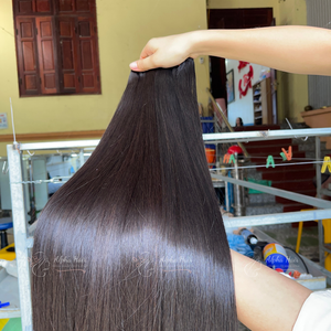 Extensions de cheveux humains droits souples et polyvalents d'aspect naturel vibrant pour les faisceaux de trame Genius en vente - Product Image 2