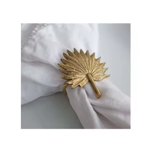 Anneaux de serviette accrocheurs en métal de cuivre pour la décoration spéciale de dîner de mariage Porte-serviettes et mouchoirs de table faits à la main - Product Image 3
