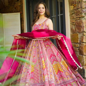 Robe Anarkali spéciale Garba, style Bollywood, robe Anarkali avec ensemble dupatta 3 pièces, robe longue prête à porter, spéciale Navratri - Product Image 1