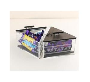 Ensemble de deux boîtes de bonbons aux fruits secs en forme de triangle dans une boîte de chocolats aux noix en acrylique avec couvercle en fer pour la vente en gros - Product Image 1