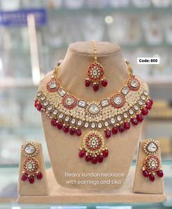 Ensemble de bijoux de mariée Polki traditionnel collier Kundan artisanal et boucles d'oreilles assorties pour les mariages meilleur prix disponible - Product Image 3