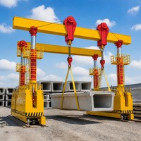 Grúa Pórtico Hidráulica de 4 Toneladas con Sistema de Elevación Telescópico de Cilindros Multietapa y Desplazamiento sobre Rieles para Manejo de Cargas Pesadas