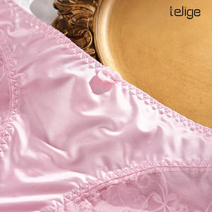 Europese Stijl Glanzend Satijnen Slipje Luxe Sexy Gladde Comfortabele Slips Voor Vrouwen - Product Image 5