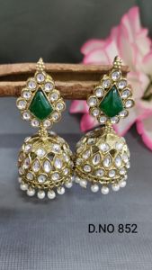 Boucles d'oreilles Jhumki Kundan Mehandi tendance et élégantes, motif floral classique en laiton avec moissanite pour anniversaires SKU 852 A/1 - Product Image 3