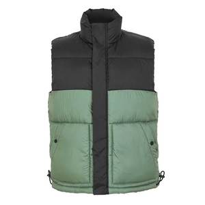 Chaleco sin mangas para hombre con aislamiento ligero y cierre de cremallera, perfecto para usar en capas en actividades al aire libre y uso diario. - Product Image 1