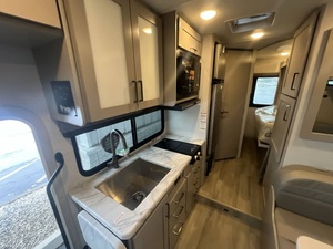 Excelentes Remolques de Viaje RV T-h-o-r C-o-l-e-m-a-n 22E-Z-F 2026 para un Viaje RV Cómodo - Product Image 6