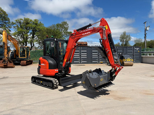 Cabine fermée Kubota U36-4 |   3 seaux inclus |   Mini-excavatrice de 3,5 tonnes - Product Image 5