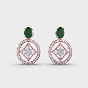 Boucles d'oreilles en diamant étincelant les plus recherchées pour les mariées Bijoux élégants conçus pour compléter la robe de mariée le grand jour - Product Image 4