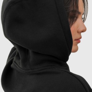 Sweat à capuche tricoté Reeder en noir - Product Image 5