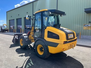 รถตักล้อยาง JCB 403 มินิ ฟรอนท์โหลดเดอร์ สภาพดีเยี่ยม เครื่องยนต์ดีเซล ปั๊มไฮดรอลิก เกียร์บ็อกซ์ รับประกัน 1 ปี น้ำหนัก 3700 กก. - Product Image 1