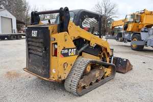 รถตักล้อยาง CAT 246D มือสองคุณภาพสูง ชั่วโมงการทำงานต่ำ รับน้ำหนักได้ 200 ตัน พร้อมปั๊มไฮดรอลิก Parker สำหรับงานก่อสร้าง - Product Image 6