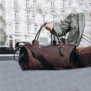 Sac de voyage de style professionnel en cuir PU personnalisé sac de voyage Weekender pour hommes et femmes sac de costume de nuit compagnon de voyage à la mode - Product Image 6