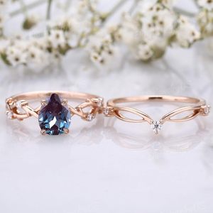 แหวนแต่งงานผู้หญิงเงินแท้ 925 ประดับอเล็กซานไดรต์ทรงลูกแพร์ ชุบทอง 14K - Product Image 3