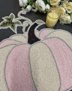 ที่ชาร์จทรงกลมทำด้วยมือสำหรับการรับประทานอาหารสุดหรูและของตกแต่งวันหยุดลูกปัดทำมือไม่เหมือนใครที่รองจานบนเฟอร์นิเจอร์บ้าน - Product Image 2