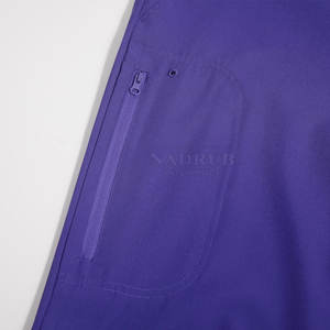 Traje exfoliante de material suave con aspecto profesional y sensación cómoda Traje exfoliante básico con ajuste clásico y diseño ligero - Product Image 5