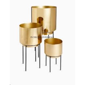 Maceta de metal de diseño elegante única con recubrimiento en polvo de color negro con soporte chapado en oro de proveedor indio a un precio impresionante - Product Image 2