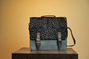 ใหม่สไตล์ตะวันตกรีไซเคิลหนังสตั๊ดสีสลิงกระเป๋าคุณภาพสูงผู้หญิงสัตว์ขนสัตว์หนัง Two In One กระเป๋าถือและกระเป๋าเป้สะพายหลัง - Product Image 2