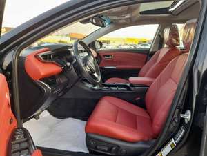 Voiture d'occasion hybride premium 2022 avec sièges en cuir, conduite à gauche, en promotion saisonnière par Rose Export - Product Image 3