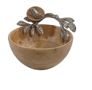 Cuenco de madera de acacia con ensalada de frutas de tamaño mediano Cuenco de madera de calidad premium con mango de tallo de flor a la venta - Product Image 4