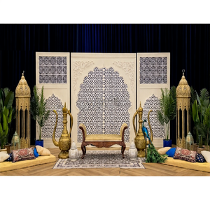 Paneles de Fondo de Madera Estilo Marroquí de Lujo, Estilo Mehrab, Marcos de Madera Jali Reales Mughal, Paneles de Fondo Islámicos Tradicionales para Walima, Reino Unido - Product Image 1