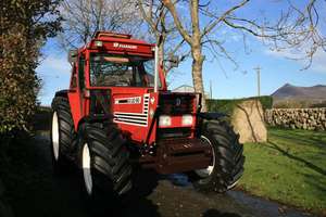 Tracteur à roues Fiat 110 CV 4 roues motrices Transmission par engrenages avec moteur et boîte de vitesses - Product Image 4