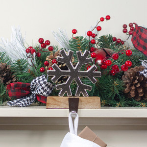 Best Sale Metal Snowflakes with Wood Base Hanging Christmas Decorations Stockholder - Product Image 2