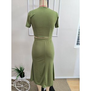 Conjunto de Dos Piezas para Mujer: Blusa Corta de Cuello Redondo y Pantalón Midi con Abertura, Color Verde, 35733 - Product Image 6