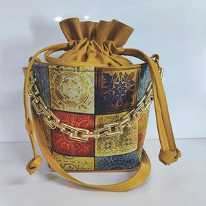 Bolsos de mano de diseñador para mujer Bolsos de grafiti Venta de bolsos de diseñador Precio al por mayor de fábrica - Product Image 3