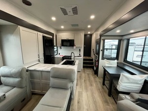 Used 2026 J-a-y-c-o Seismic 395 ready to sell - Product Image 2