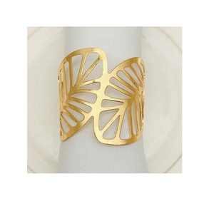 Vente en gros Porte-serviettes en perles dorées pour décoration de table de mariage Anneaux de serviette de conception de coupe de feuille à grand design - Product Image 1