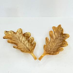 Frutero Decorativo con Diseño de Hoja de Roble, Aluminio con Acabado Dorado por R. B. Overseas - Dorado / 31.5 L x 15 W x 4 H Cm - Product Image 4