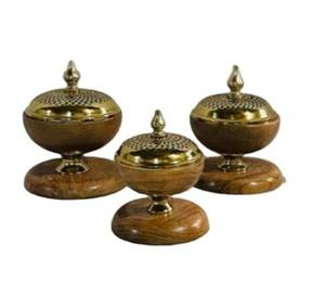 Casserole ronde en acier inoxydable et en bois avec couvercle en acier inoxydable de haute qualité pour servir une marmite dorée - Product Image 2