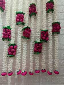 Guirlande de fleurs de mogra et de renoncules, décoration de mariage au jasmin pour Mehndi, Nikah, Seemantham, demi-sari, berceau, fête de pendaison de crémaillère - Product Image 3