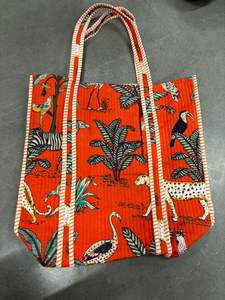 Bolso de hombro acolchado Duffle Tote Ecológico Algodón Mano Jungle Print Sostenible Boho Beach Weekend Shopping Accesorio de moda - Product Image 4