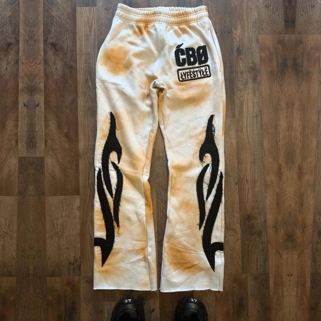 Flare noir + Pantalon de survêtement beige
