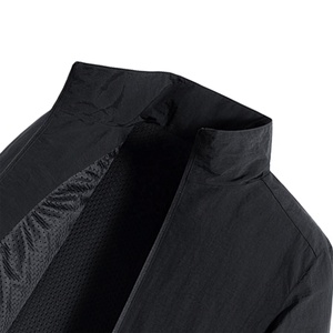 เสื้อแจ็คเก็ตผู้ชายสำหรับกิจกรรมกลางแจ้ง ขายส่ง ผลิตจากไนลอน 100% แบบ 3 ชั้น  รับสกรีนโลโก้ สินค้าขายดี - Product Image 5