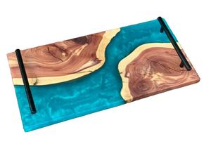 Plateau plat en bois et résine, Design Unique, vente en gros, plateau de service en bois d'acacia fait à la main avec poignée en métal - Product Image 6