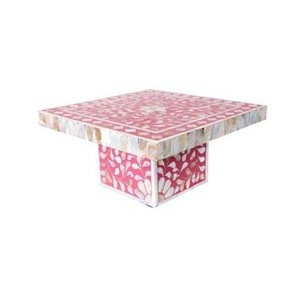 Soporte cuadrado para pastel con incrustaciones de hueso ecológicas de calidad superior hecho a mano con acento Floral tamaño personalizado disponible para el hogar contemporáneo - Product Image 1