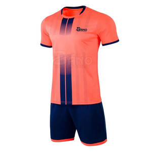 Uniforme de fútbol con diseño de logotipo cómodo y personalizado, cree su propio atuendo de fútbol único con servicio OEM - Product Image 2