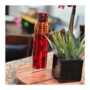 Nouveau design de bouteille en cuivre pour boisson Bouteille et verres en cuivre de haute qualité sans Bpa Bouteille d'eau en cuivre pur sans vide - Product Image 2